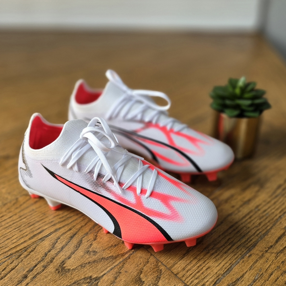 NEW in box Puma Soccer Cleats Women's size 7.5
